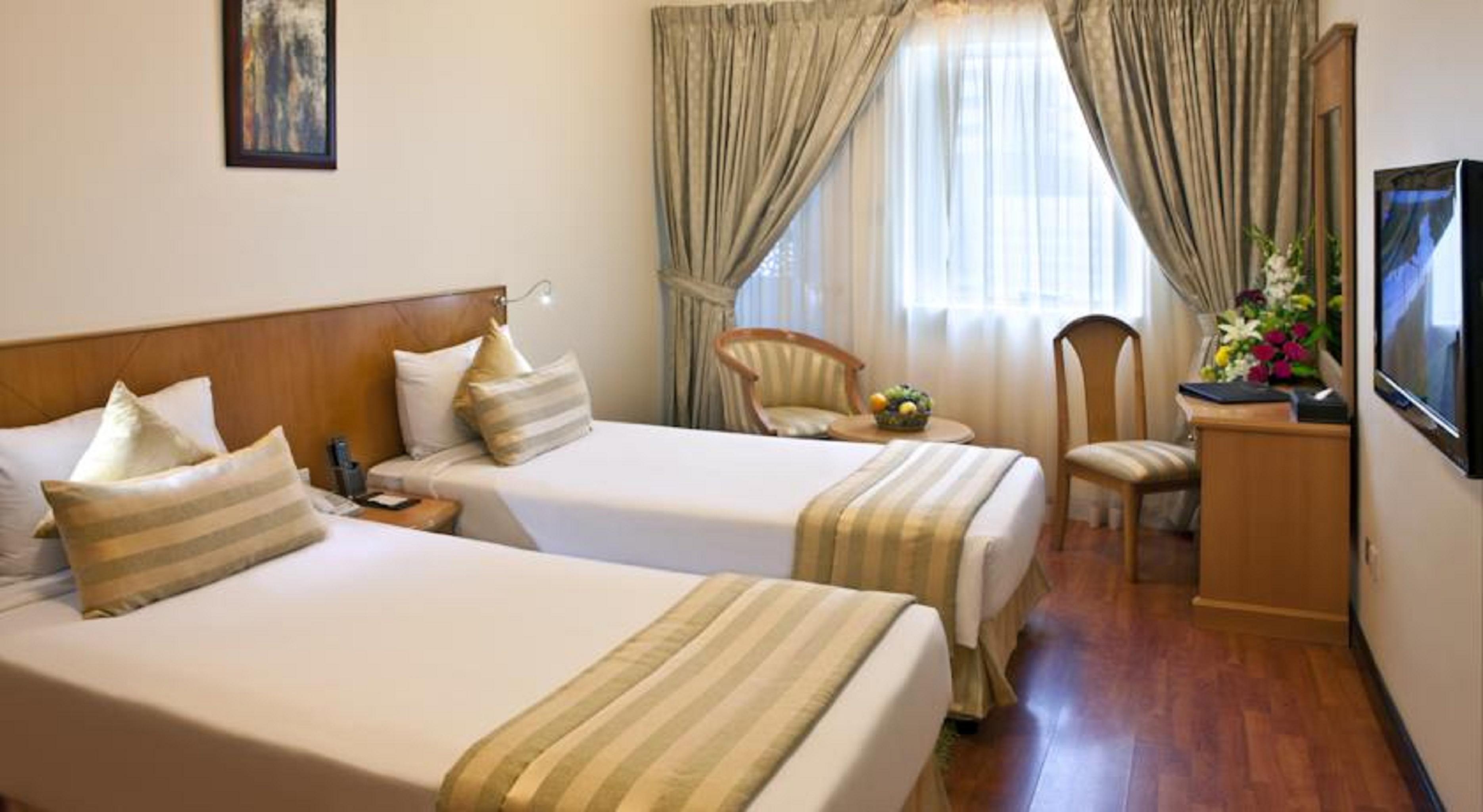 Landmark Plaza Hotel Dubai Bagian luar foto