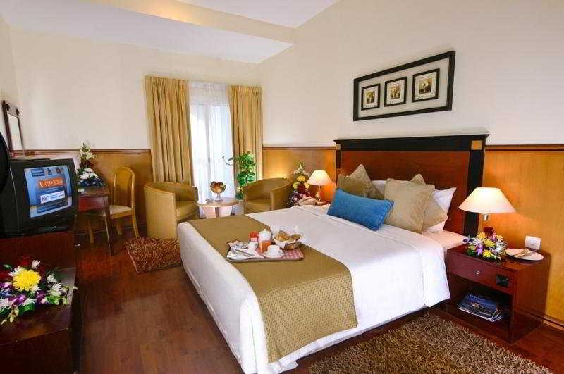 Landmark Plaza Hotel Dubai Bagian luar foto