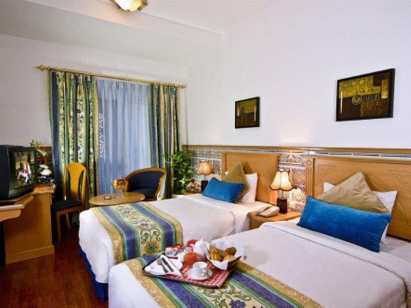 Landmark Plaza Hotel Dubai Bagian luar foto