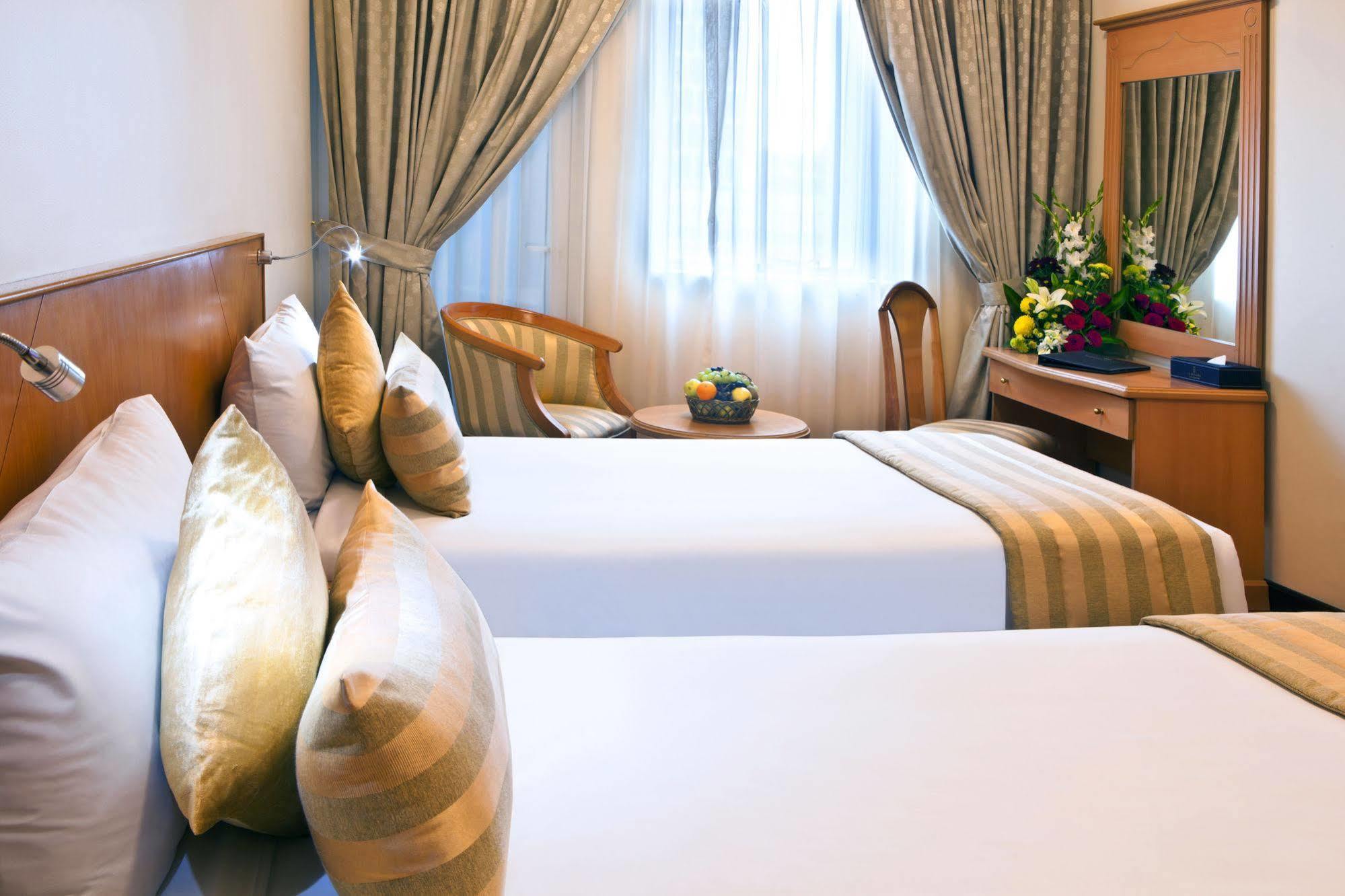 Landmark Plaza Hotel Dubai Bagian luar foto