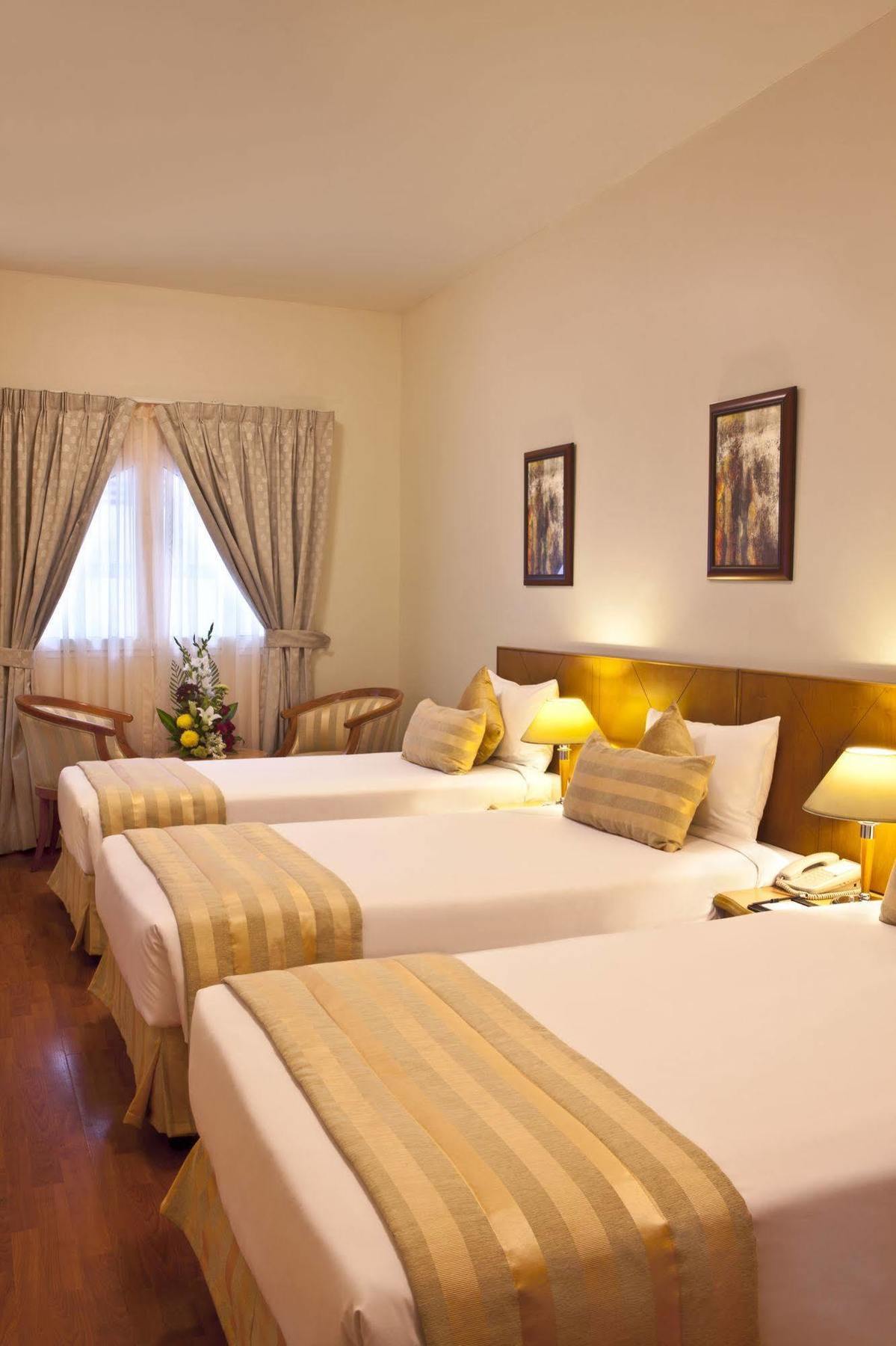 Landmark Plaza Hotel Dubai Bagian luar foto