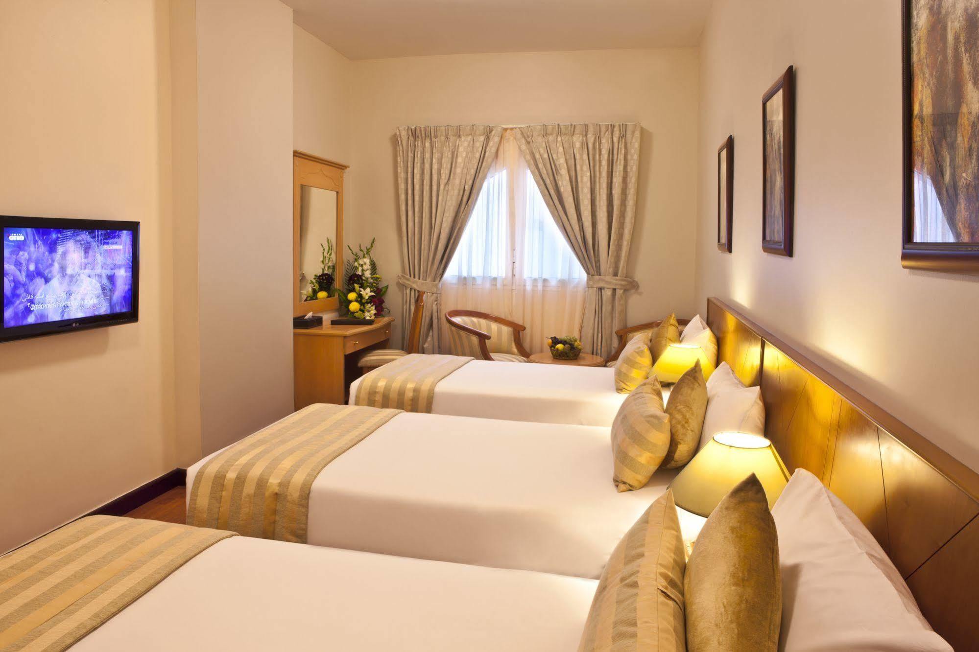 Landmark Plaza Hotel Dubai Bagian luar foto