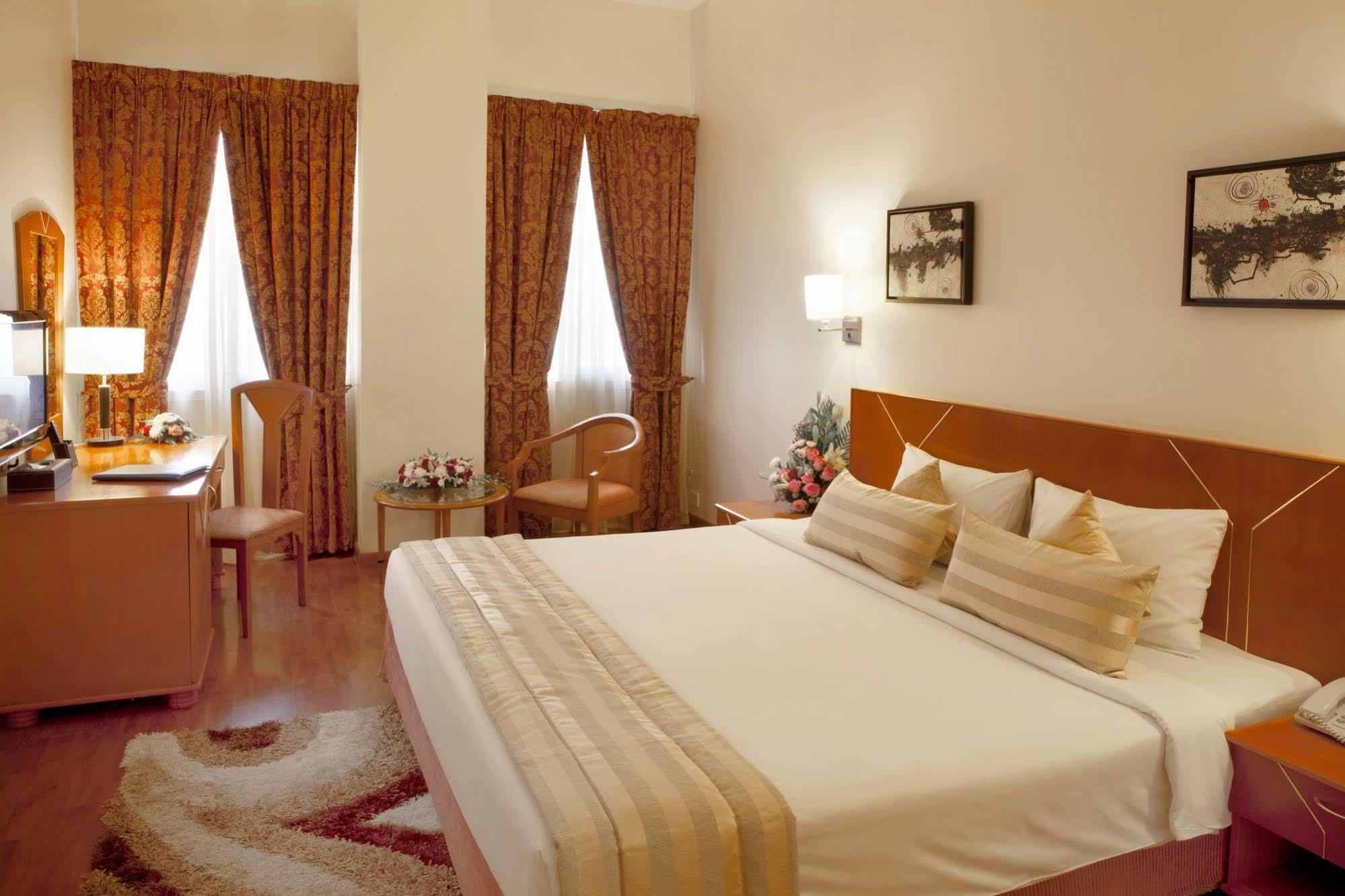 Landmark Plaza Hotel Dubai Bagian luar foto