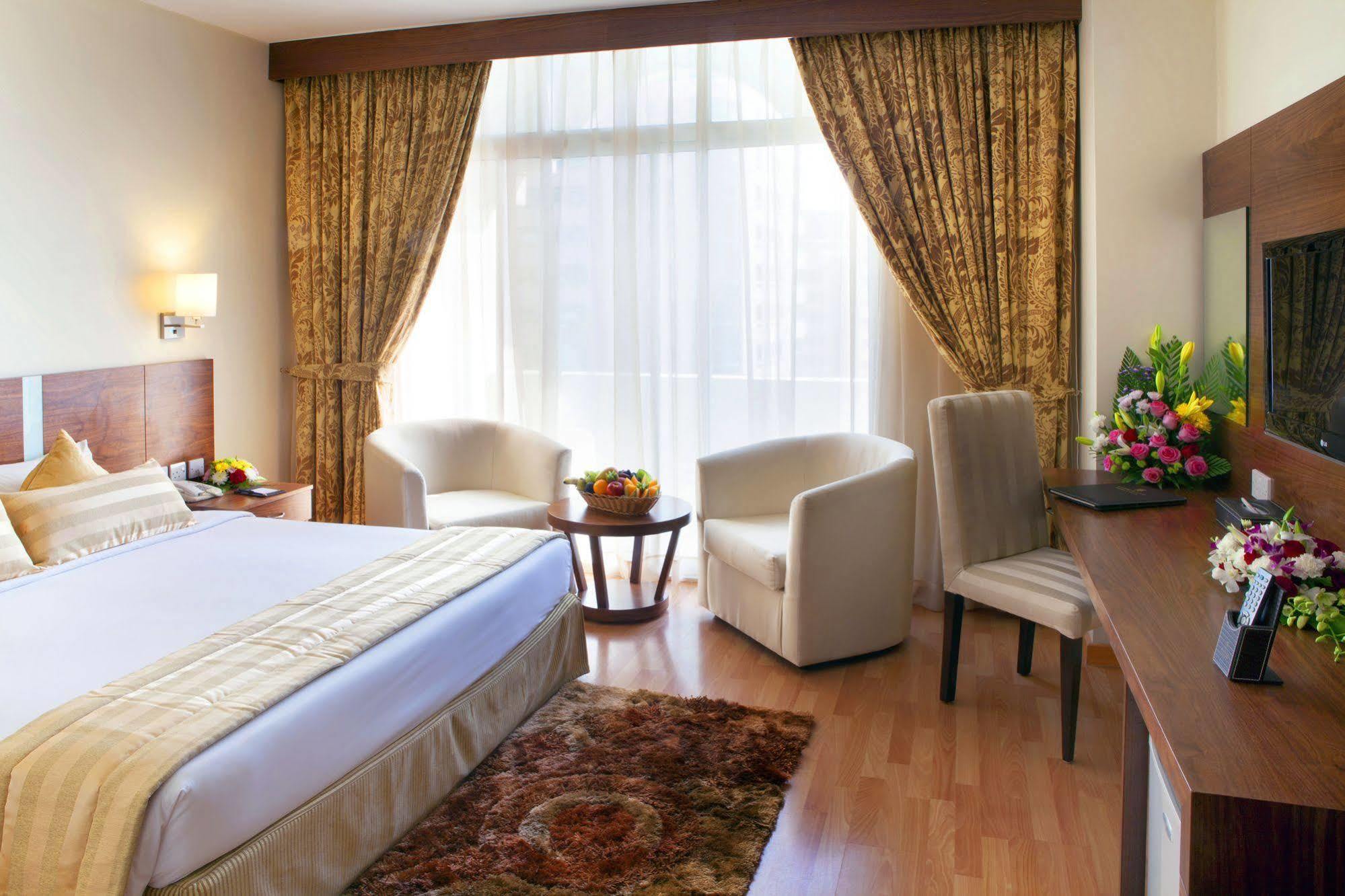 Landmark Plaza Hotel Dubai Bagian luar foto