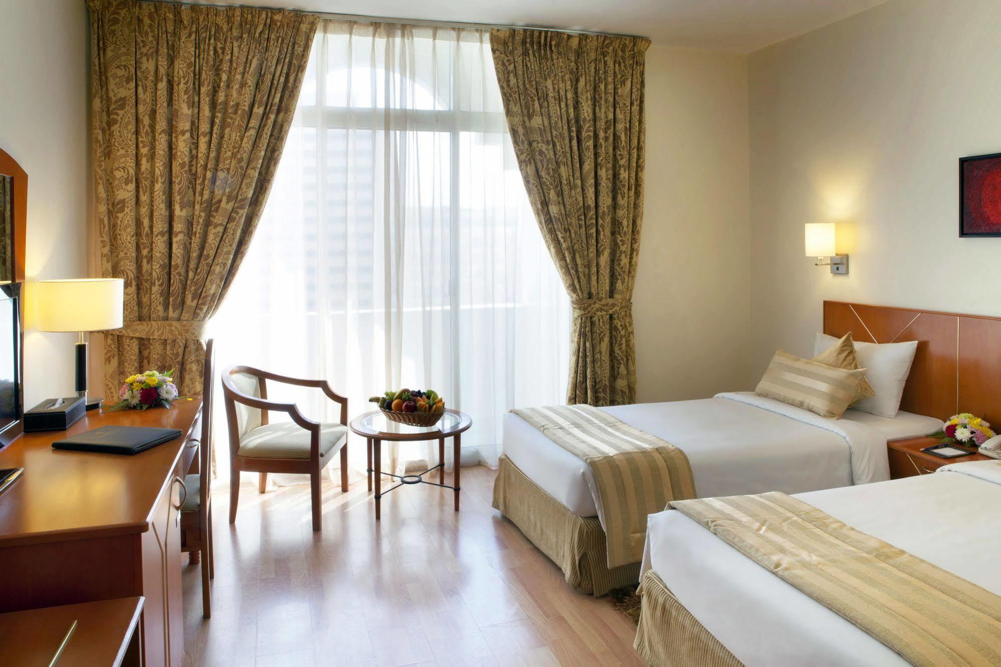Landmark Plaza Hotel Dubai Bagian luar foto