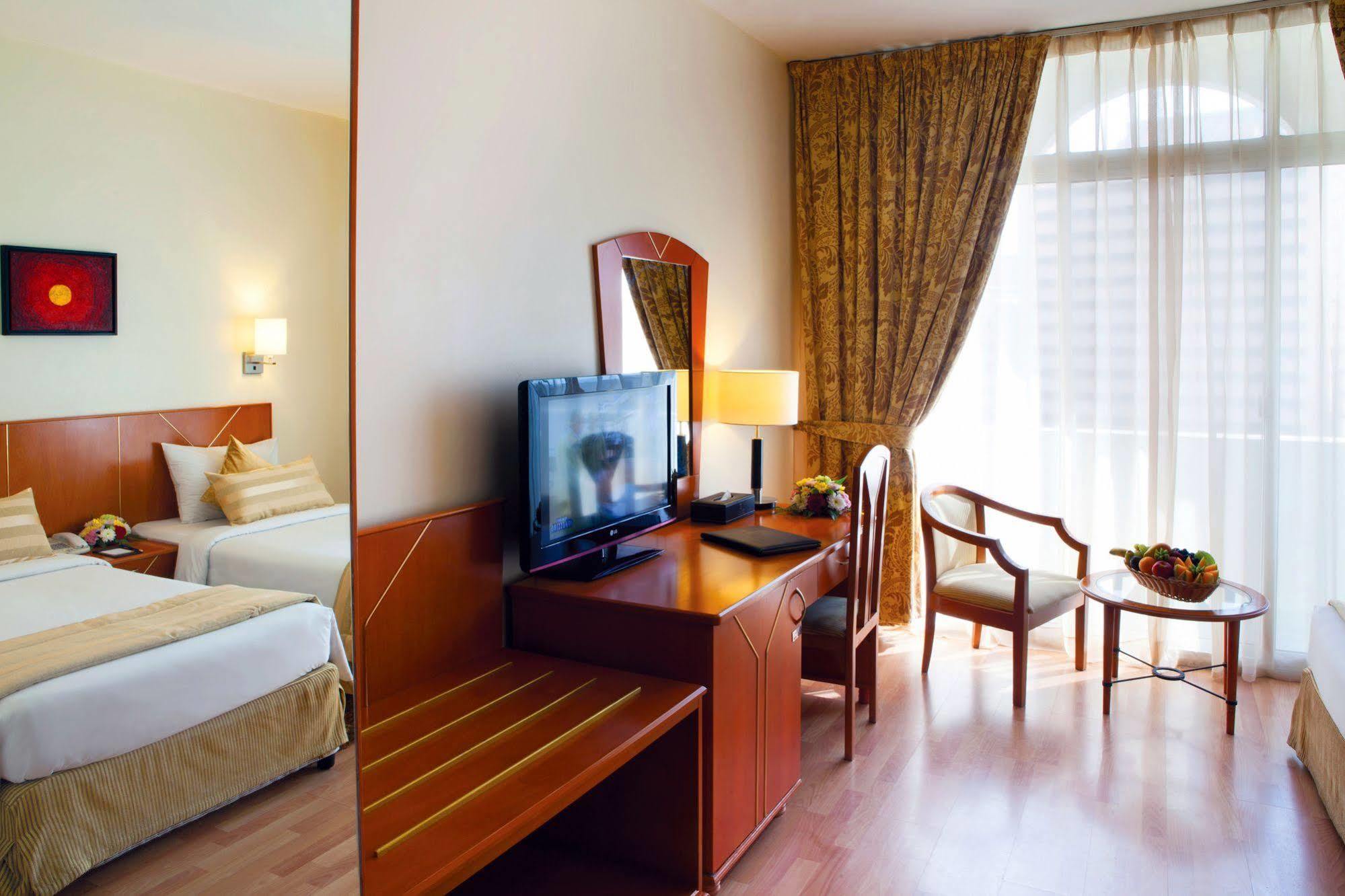 Landmark Plaza Hotel Dubai Bagian luar foto